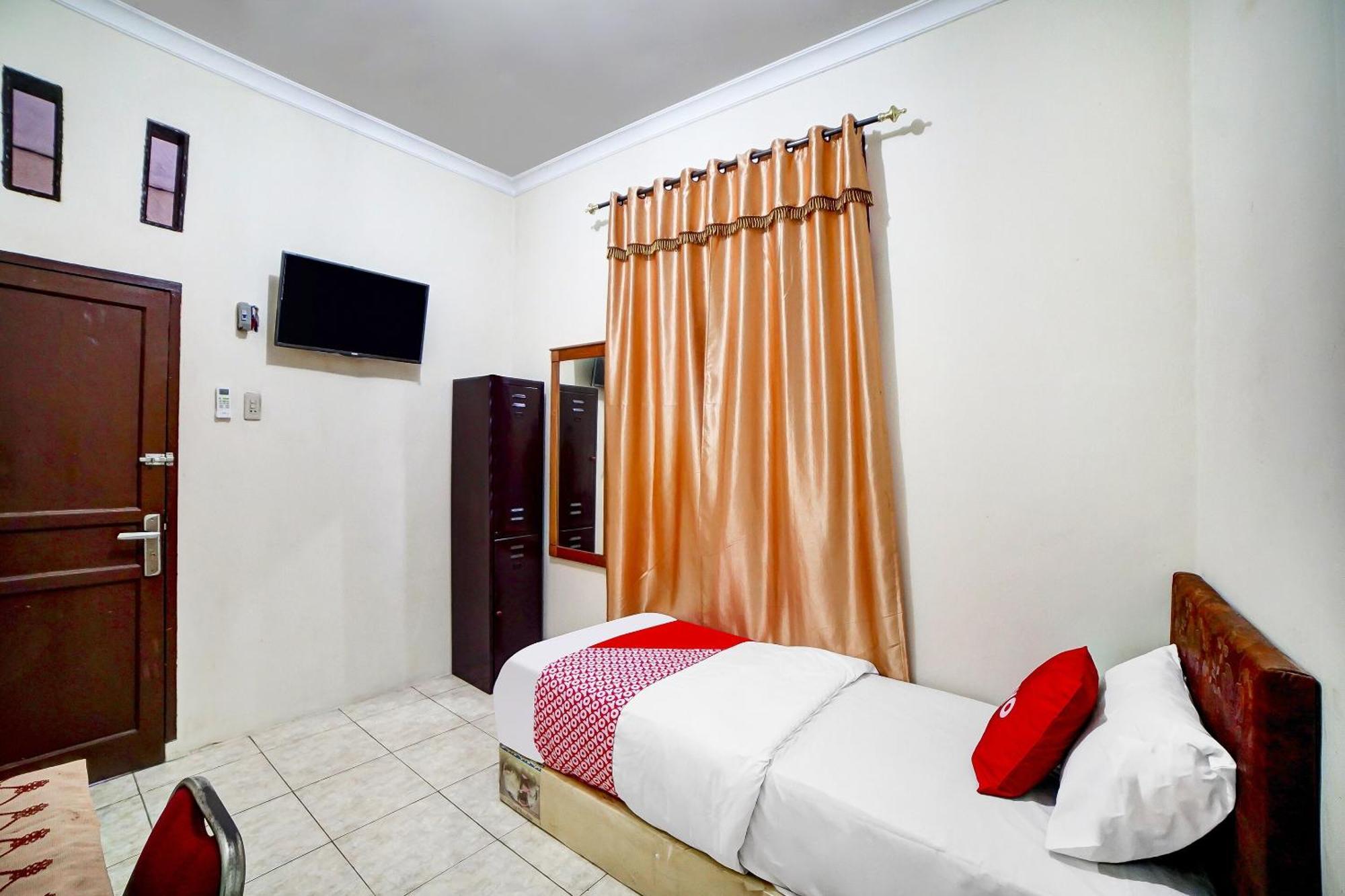 Oyo 91199 Felicia Homestay メダン エクステリア 写真