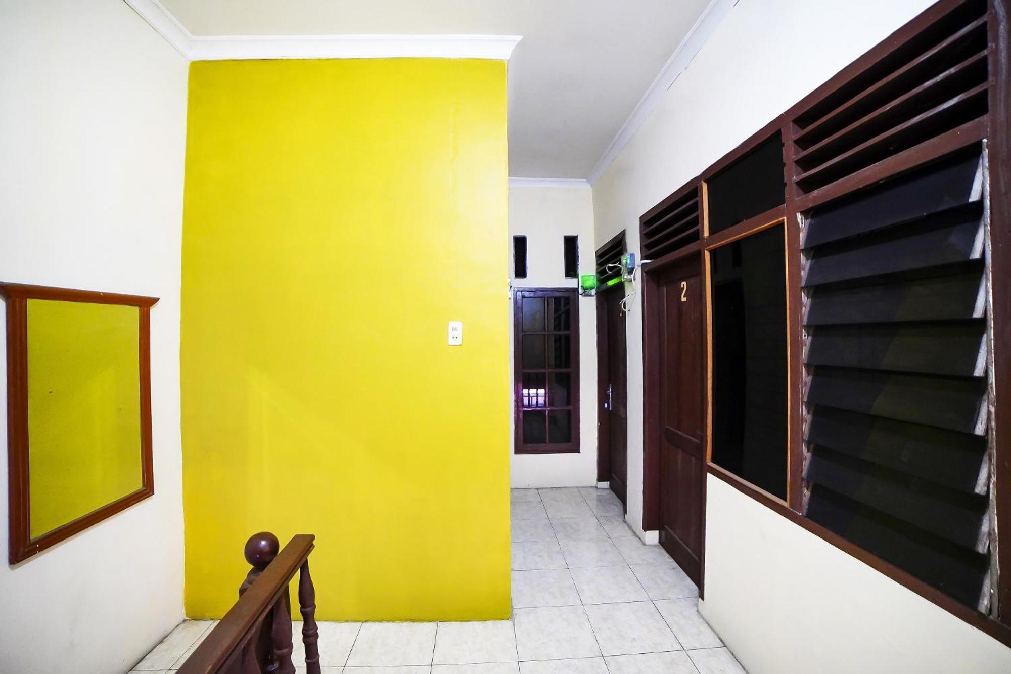 Oyo 91199 Felicia Homestay メダン エクステリア 写真