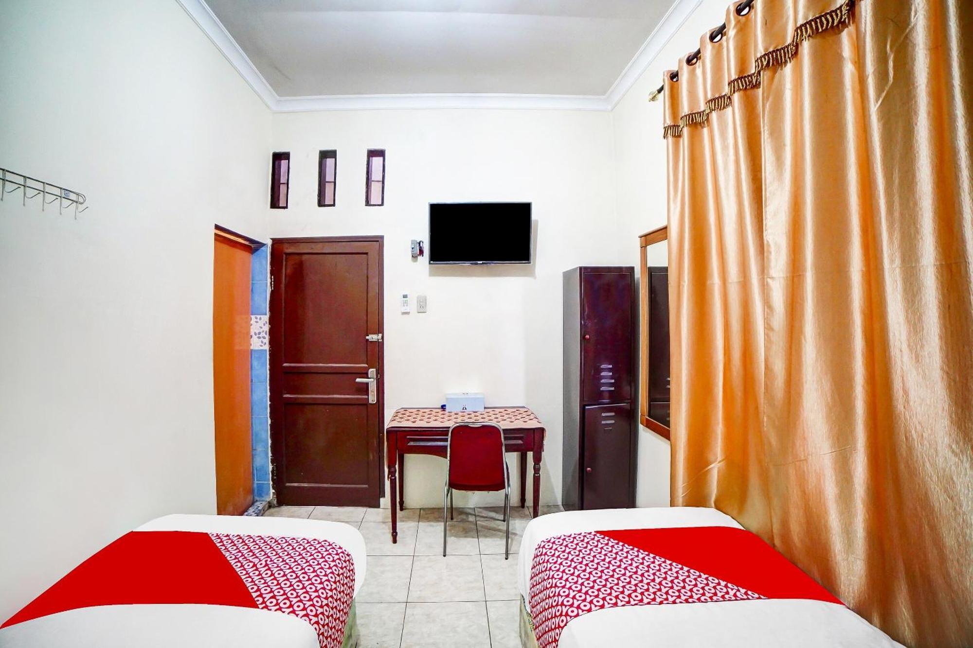 Oyo 91199 Felicia Homestay メダン エクステリア 写真