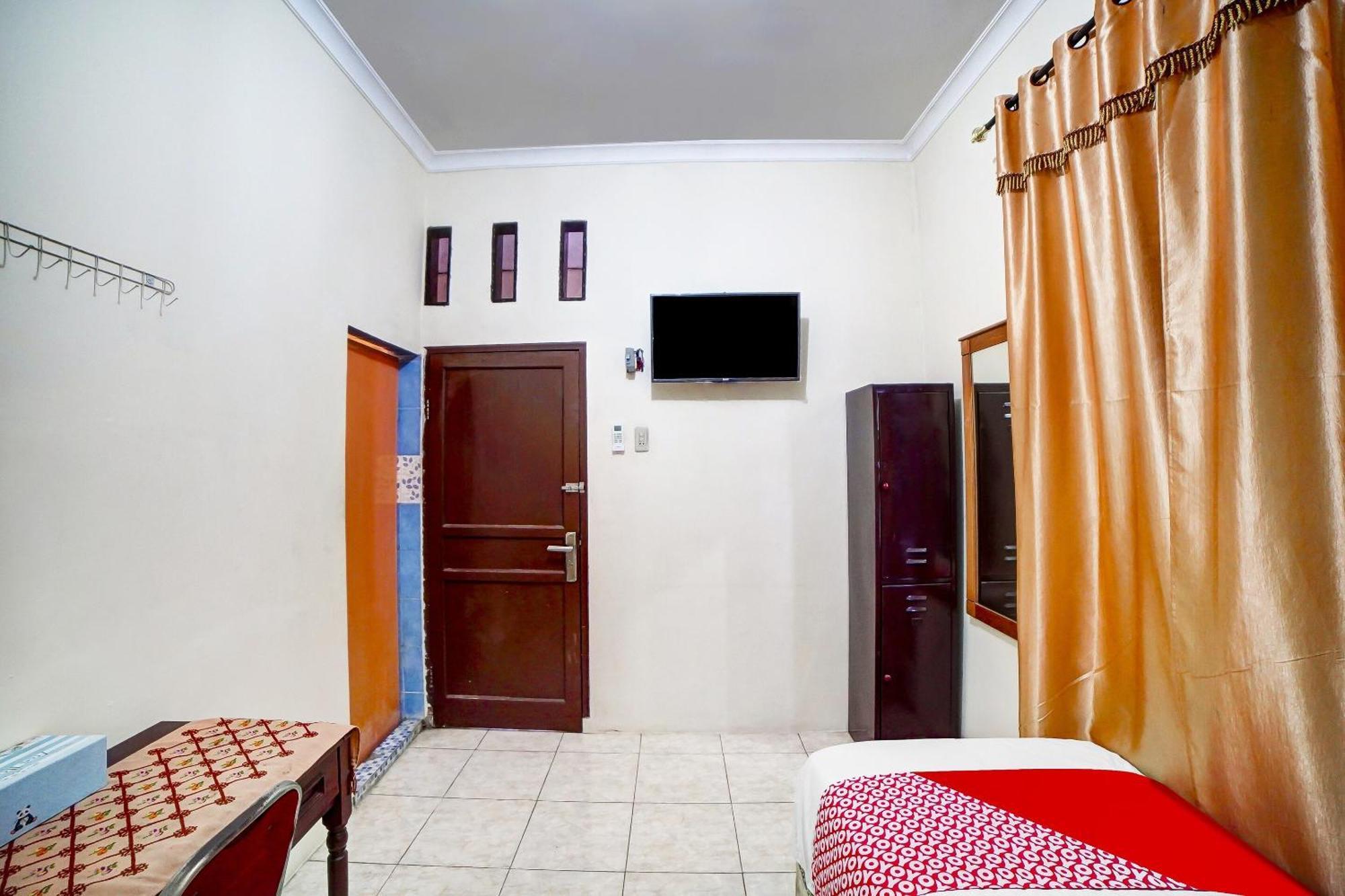 Oyo 91199 Felicia Homestay メダン エクステリア 写真